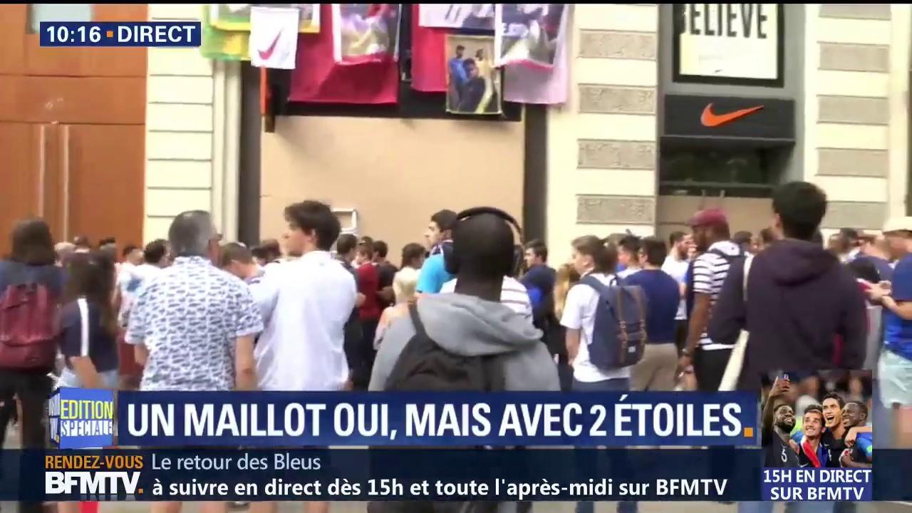 La Boutique Nike Des Champs Elysées Est Fermée Les Supporters Campent Devant Pour Avoir Le Maillot Aux Deux étoiles